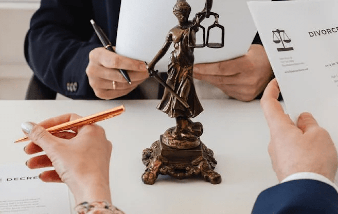 Servicios de Bufete Jurídico Uribe & Escobar - Trámite notarial con respaldo, ética y atención personalizada. Consultas claras, procesos confiables.