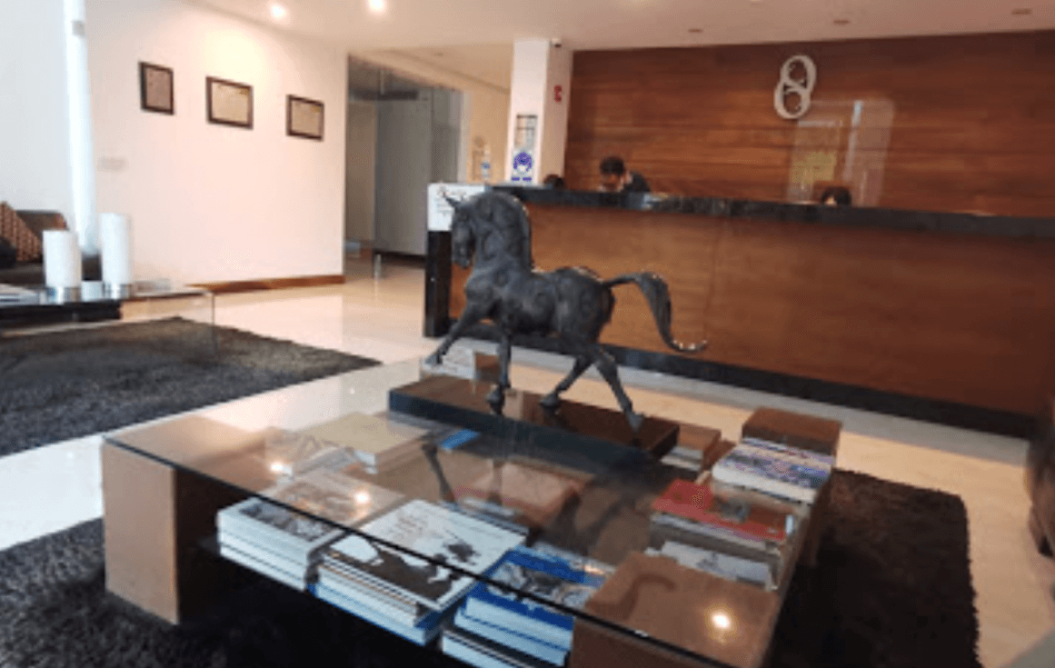 Servicios de Notaría 69 - Ofrecemos asesoría y gestión experta en compraventas, poderes, testamentos, sociedades y más. Trámites claros, seguros y a tu medida.